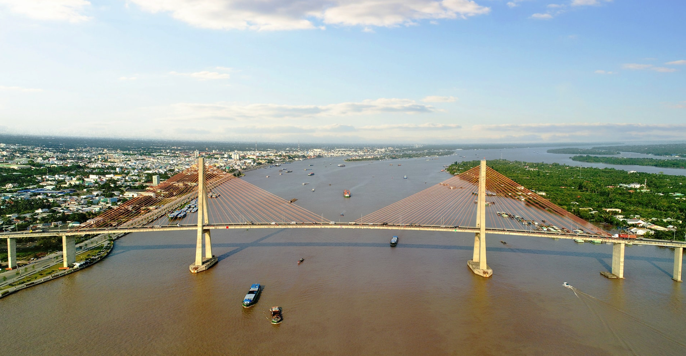 Chỉ 4 tháng nữa, chính thức dừng thu phí cây cầu dây văng đầu tiên do Việt Nam thiết kế- Ảnh 1. Chỉ 4 tháng nữa, chính thức dừng thu phí cây cầu dây văng đầu tiên do Việt Nam thiết kế- Ảnh 1.