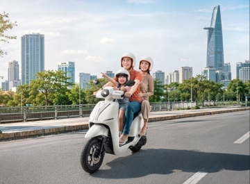 Dat Bike ‘chào sân’ mẫu xe máy điện 'rẻ như cho': Trang bị sạc tích hợp lần đầu có, cốp 50 lít, 2 phiên bản tùy chọn