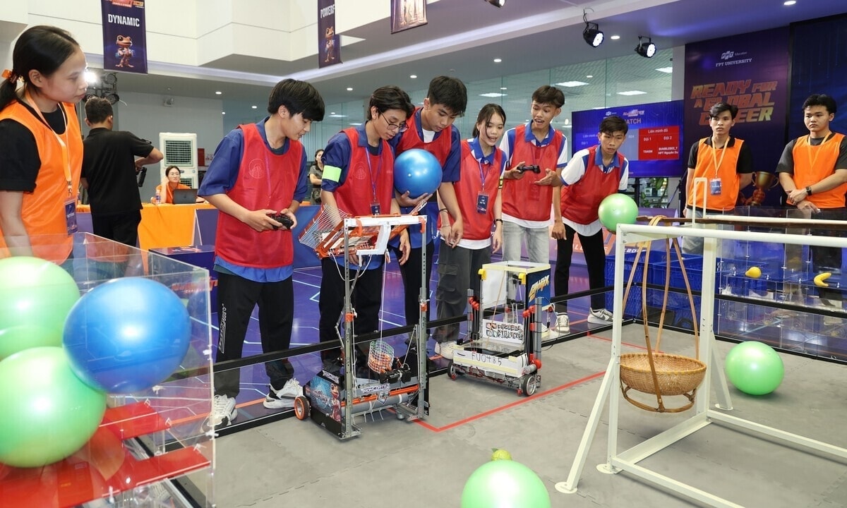 nganh-robot-ai-fpt.jpg