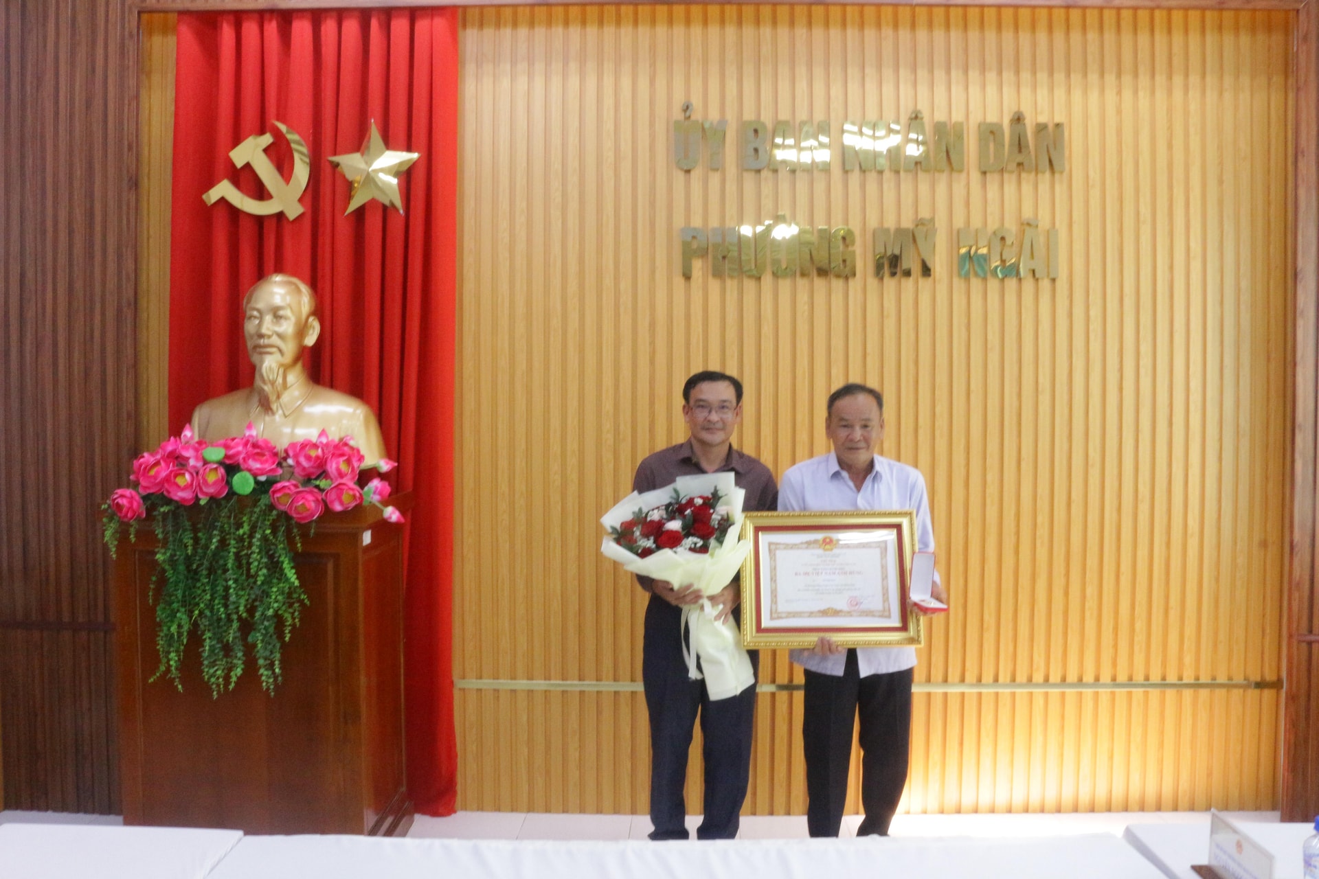 5.hai-con-me-xua-nhan-danh-hieu-me-vnah_1779512582.jpg