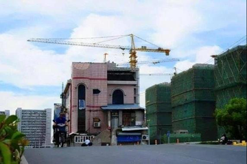 Biệt thự 3 tầng nằm 'án ngữ' giữa đại lộ đông đúc: Chủ nhà đòi đền bù 386 tỷ đồng cùng 6 căn nhà tái định cư, kết cục sau 14 năm gây bất ngờ