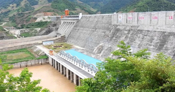 Huy động gần 3 triệu m3 bê tông, Việt Nam hoàn thành công trình lot top thế giới, bên cạnh những công trình của Trung Quốc, Nga, Paraguay, Mỹ, Venezuela