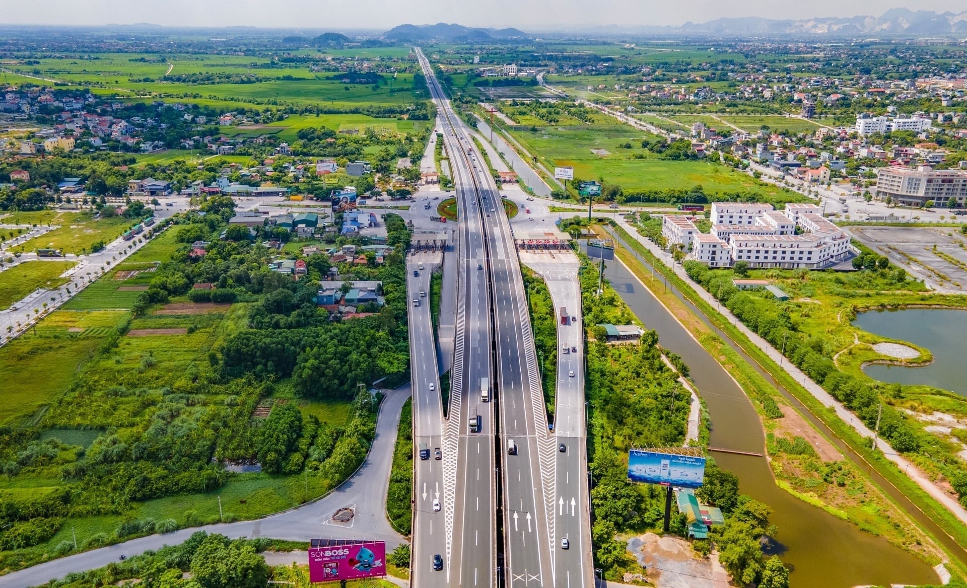 Cao tốc Cầu Giẽ - Ninh Bình sẽ được mở rộng với 6 làn xe. Ảnh: <a style='text-decoration: none;' href='/VEC'>VEC</a> Cao tốc Cầu Giẽ - Ninh Bình sẽ được mở rộng với 6 làn xe. Ảnh: <a style='text-decoration: none;' href='/VEC'>VEC</a>