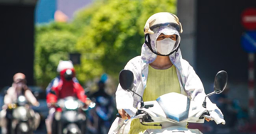 Miền Bắc, miền Trung nắng nóng đỉnh điểm
