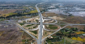 Sắp đưa vào vận hành 22km đầu của tuyến cao tốc ‘rừng - biển’ đầu tiên Việt Nam