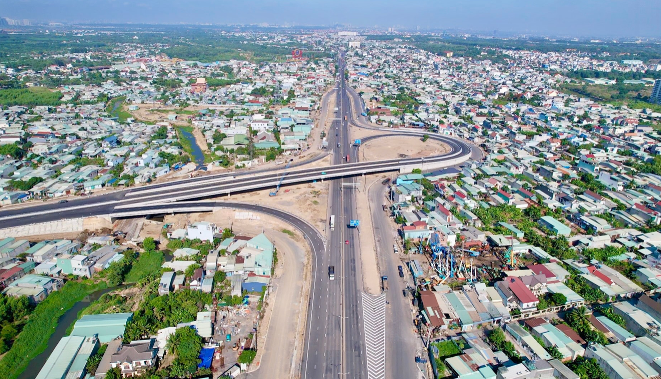 Cao tốc 21.000 tỷ kết nối 2 thành phố giàu nhất cả nước liên tục bị trộm, đề nghị công an vào cuộc- Ảnh 1.