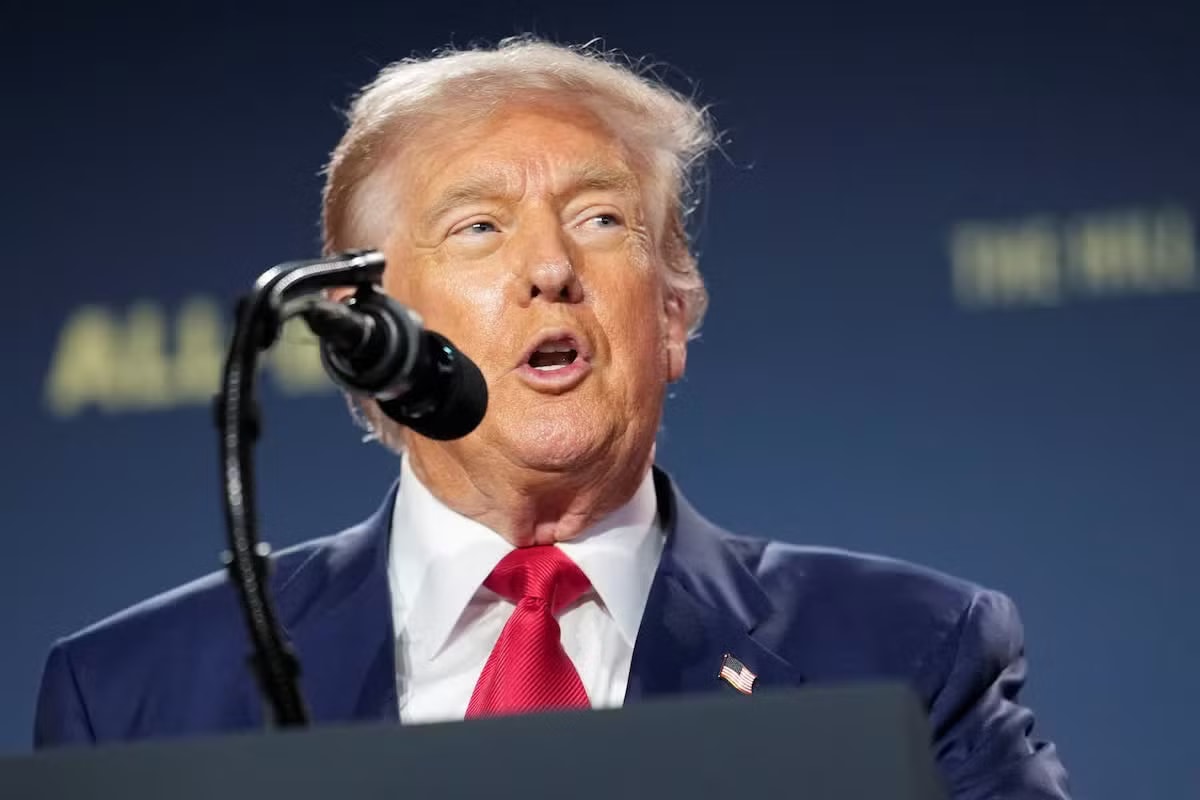 Tổng thống Mỹ Donald Trump. (Ảnh: Reuters) Tổng thống Mỹ Trump bất ngờ ra điều kiện với các nước Trung Đông - Ảnh 1.