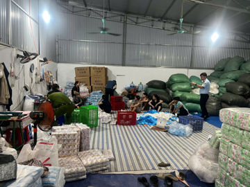 Bóc trần 'công xưởng' băng vệ sinh giả gần 1 tỷ đồng: Nhiều thương hiệu nổi tiếng bị làm nhái ngay tại nhà?