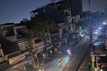 Hà Nội 'phát ngốt' vì mất điện giữa nắng nóng đỉnh điểm, EVN lên tiếng
