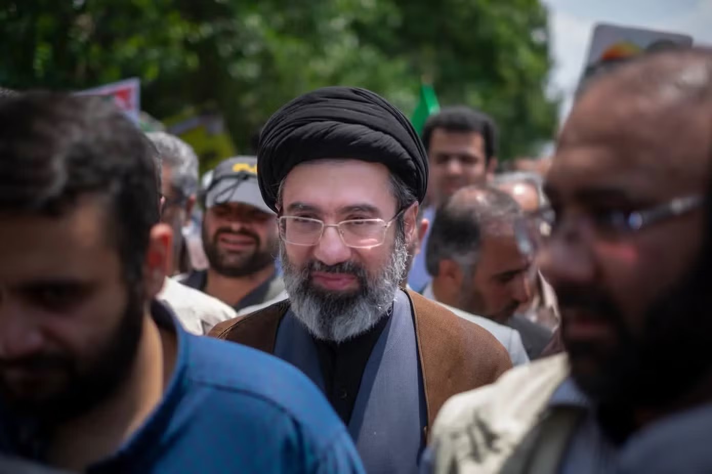 Quan chức Iran tiết lộ tình trạng sức khoẻ của Lãnh tụ tối cao Khamenei - Ảnh 1.