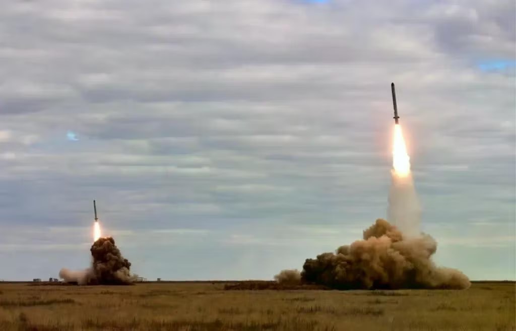 (Ảnh: Tass) Nga khuyến cáo người nước ngoài rời Kiev, tuyên bố thay đổi chiến lược ở Ukraine - Ảnh 1.