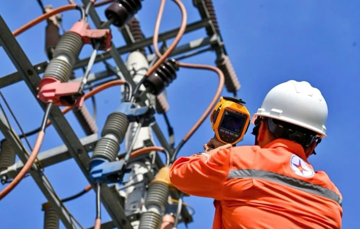 Điện tiêu thụ lần đầu vượt 1,15 tỷ kWh/ngày, Bộ Công Thương yêu cầu rà soát toàn bộ kịch bản điện 2026