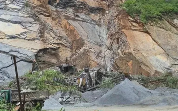 Thi hành lệnh bắt tạm giam Giám đốc mỏ đá Lưu Văn Hải