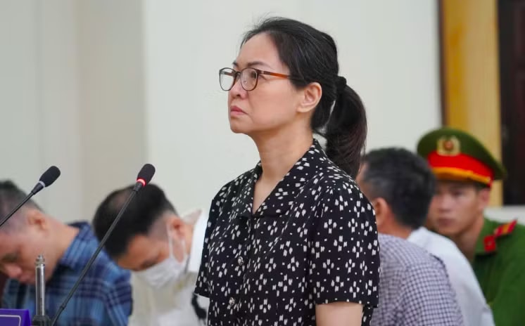 Hai cựu Cục trưởng An toàn thực phẩm và các bị cáo trong vụ nhận hối lộ hơn 100 tỷ đồng đều được giảm án - Ảnh 2.