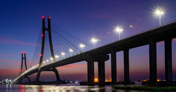 Chỉ vài ngày nữa, cây cầu dây văng hơn 2.000 tỷ có kiến trúc trụ tháp hình chữ H, gần 16 năm giữ kỷ lục cầu dây văng lớn nhất thành phố giàu nhất cả nước chính thức được sửa chữa