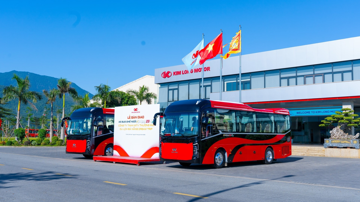 Hãng xe Kim Long Motor bàn giao lô bus 'made in Vietnam' cao cấp cho công ty Đà Nẵng