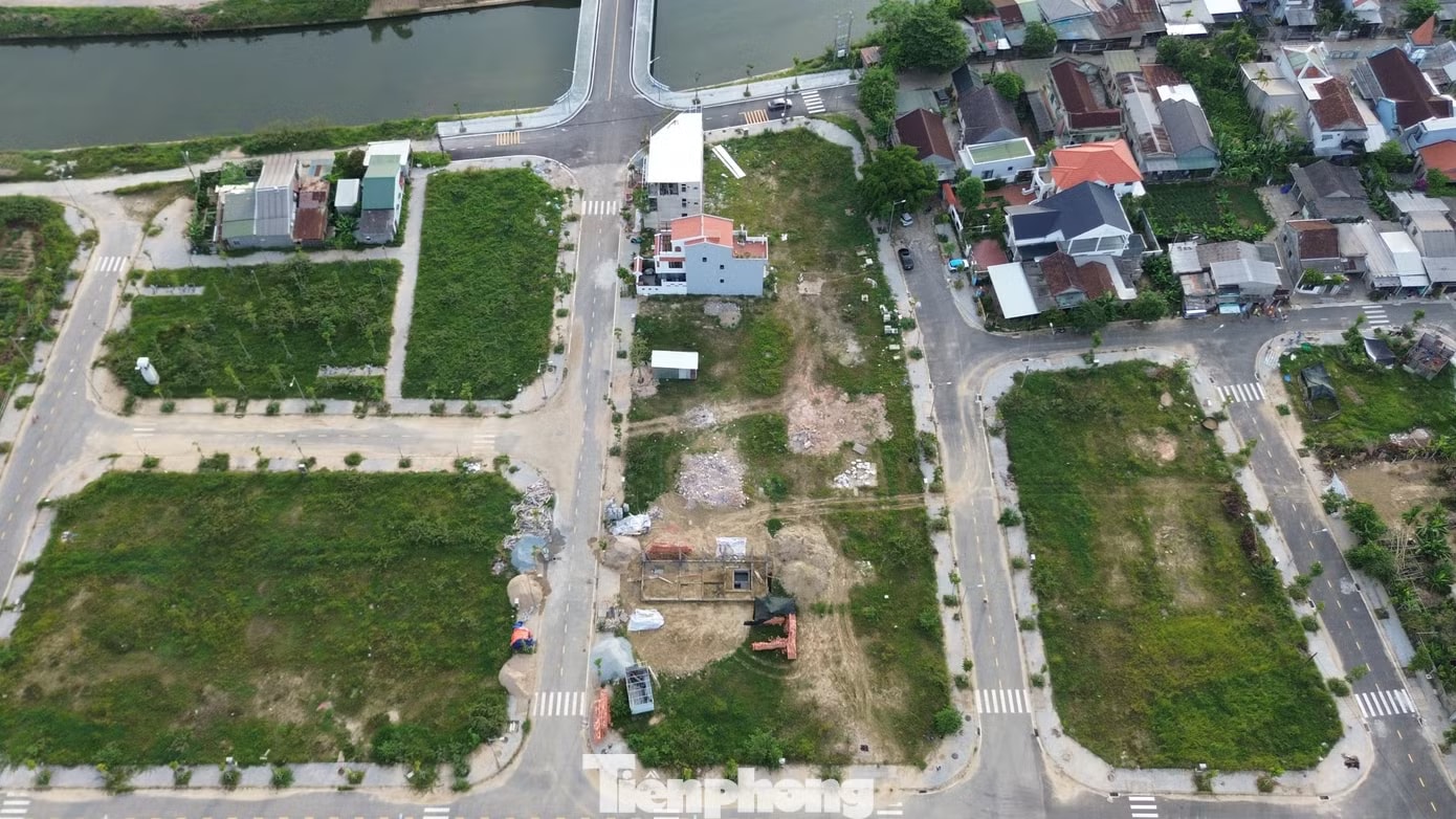 Ba lần chuyển chủ đầu tư, hai dự án tái định cư vẫn dở dang - Ảnh 2.