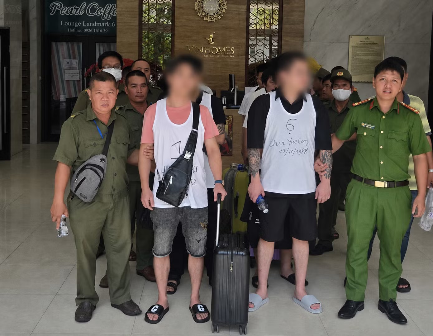 Phát hiện 11 người nước ngoài có dấu hiệu hoạt động tội phạm tại chung cư cao cấp - Ảnh 1.