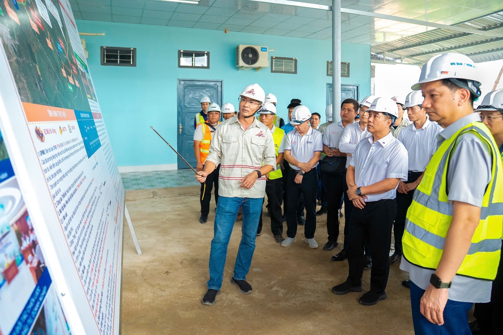 Không chấp nhận nếu nhà thầu Trung Quốc làm chậm tiến độ dự án 36.000 tỷ đồng, doanh nghiệp Việt Nam luôn sẵn sàng vào thay - Ảnh 1.