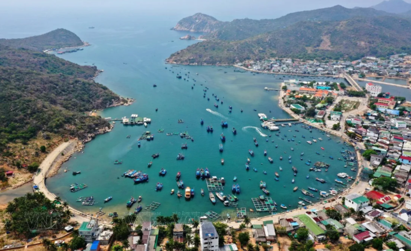 Một làng chài nhỏ ven biển miền Trung sẽ trở thành trung tâm du lịch sinh thái biển cao cấp- Ảnh 1.