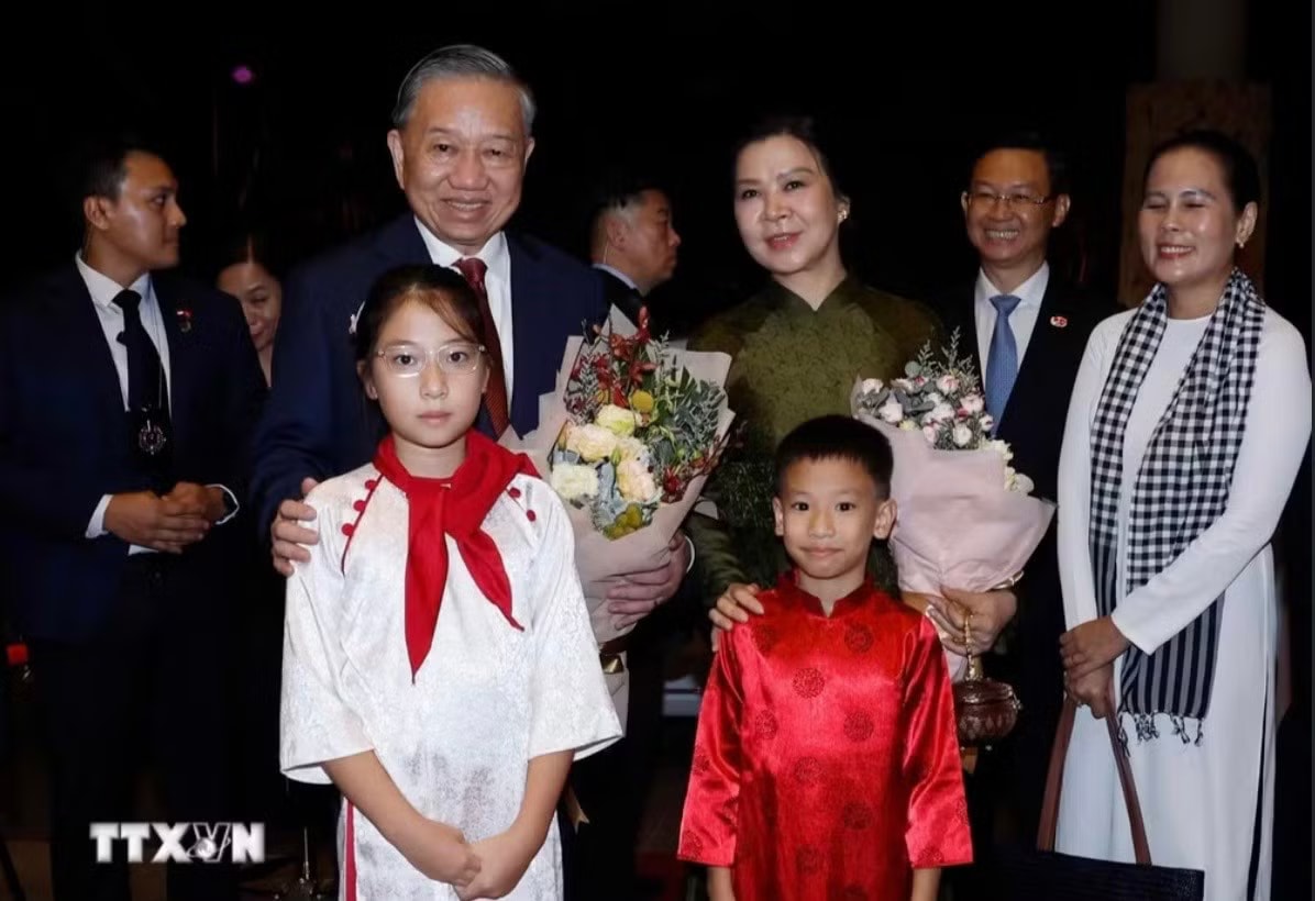 Tổng Bí thư, Chủ tịch nước Tô Lâm bắt đầu chuyến thăm cấp Nhà nước tới Singapore - Ảnh 2.
