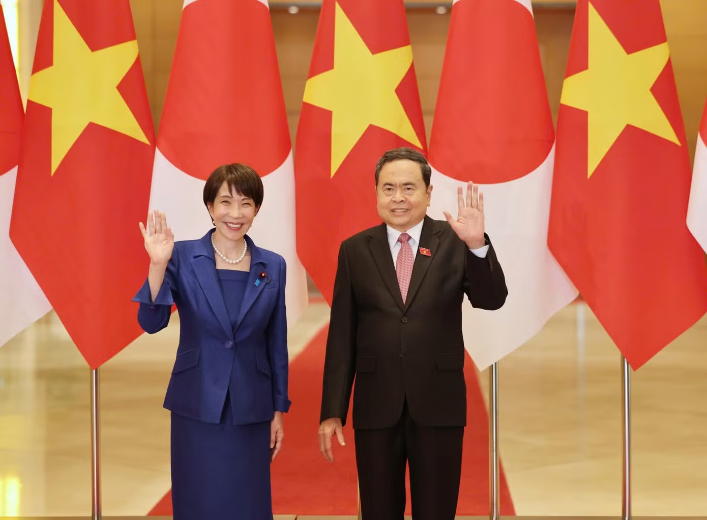 Thủ tướng Nhật Bản Takaichi Sanae hội kiến Chủ tịch Quốc hội Trần Thanh Mẫn. (Ảnh: Như Ý) Thủ tướng Nhật Bản Takaichi Sanae kết thúc tốt đẹp chuyến thăm chính thức Việt Nam - Ảnh 3.