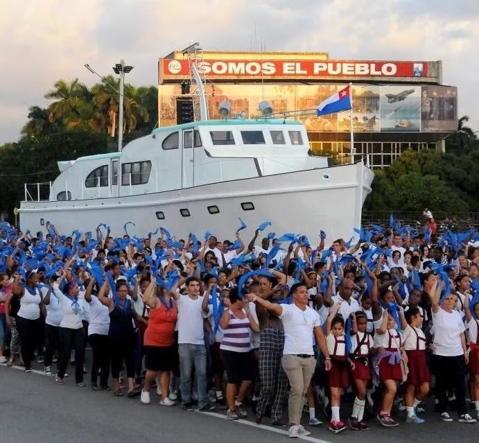 Người dân Cuba kỷ niệm Ngày các lực lượng vũ trang cách mạng ngày 2/12/2021 trên khắp cả nước. Ảnh: Granma. Cuba cảnh báo mức đe dọa quân sự chưa từng có từ Mỹ - Ảnh 1.