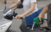 Đổ xăng E10, xe bỗng hụt ga, chết máy: Thợ sửa xe chỉ thẳng thủ phạm