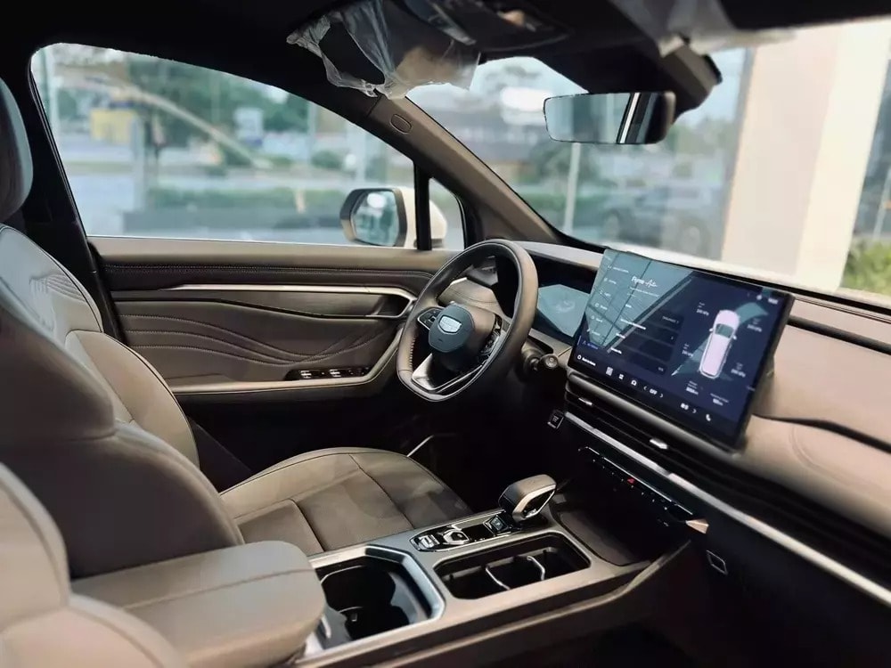 geely-ra-mat-xe-3.jpg