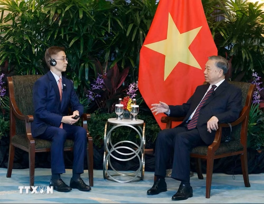 ttxvn-tong-bi-thu-chu-tich-nuoc-tiep-lanh-dao-mot-so-doanh-nghiep-lon-cua-singapore-3005-2.jpg (1)
