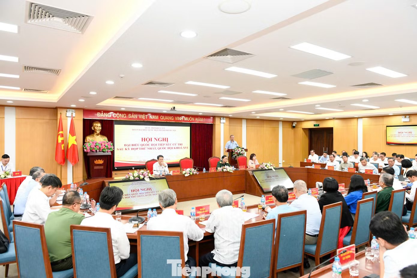 Quang cảnh hội nghị. Ảnh: Như Ý. Tổng Bí thư, Chủ tịch nước Tô Lâm: Thi vào lớp 10 còn căng thẳng hơn thi đại học - Ảnh 2.
