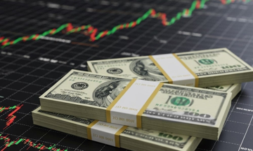 Tỷ giá USD hôm nay 4/5: Ngân hàng giảm nhẹ, chợ đen mất 60 đồng