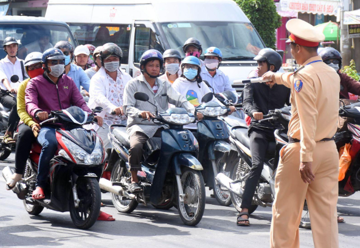 Xử phạt hơn 53.000 tài xế và chủ phương tiện giao thông, tạm giữ 277 xe ô tô, 13.033 xe mô tô