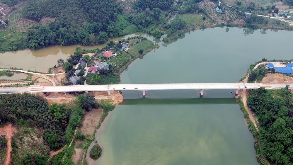 Cao tốc dài hơn 100km chạy xuyên tỉnh rộng thứ 2 miền Bắc nỗ lực ‘về đích’- Ảnh 2. Cao tốc dài hơn 100km chạy xuyên tỉnh rộng thứ 2 miền Bắc nỗ lực ‘về đích’- Ảnh 2.