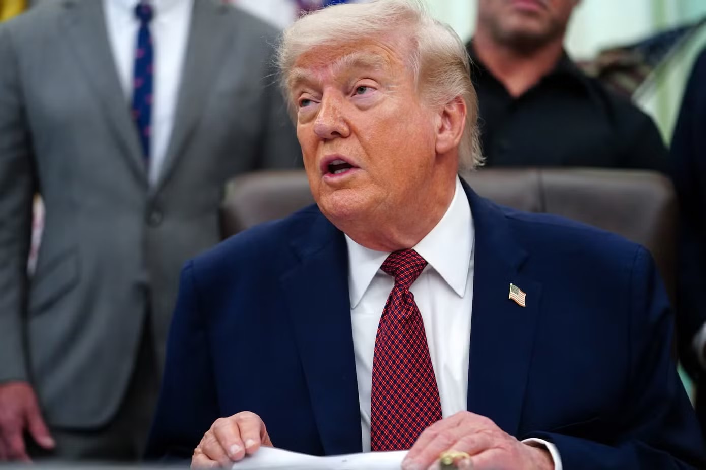 Tổng thống Mỹ Donald Trump. (Ảnh: Reuters) Tổng thống Mỹ Trump nói xung đột với Iran sẽ kéo dài thêm vài tuần - Ảnh 1.