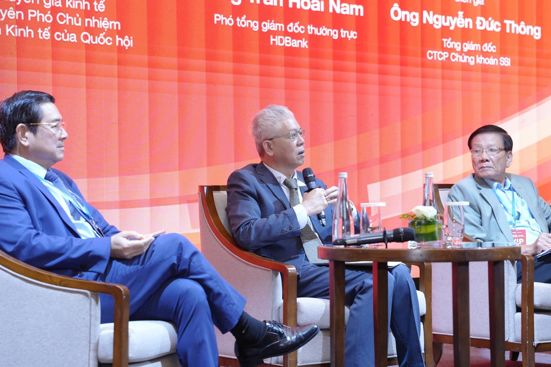 Kinh tế tư nhân trong kỷ nguyên vươn mình: Doanh nghiệp cần thay đổi để bước vào cuộc chơi toàn cầu - Ảnh 1.