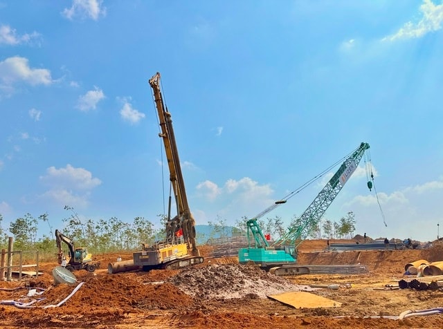 Cao tốc gần 44.000 tỷ chạy xuyên tỉnh lớn thứ 2 Việt Nam đối diện khó khăn lớn- Ảnh 1. Cao tốc gần 44.000 tỷ chạy xuyên tỉnh lớn thứ 2 Việt Nam đối diện khó khăn lớn- Ảnh 1.