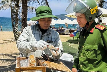 Bán 100.000 đồng/cây kem, ông P.T.D. 55 tuổi bị xử phạt nặng