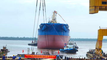 Báo quốc tế bất ngờ trước kỳ tích hạ thủy tàu hàng 65.000 tấn dài gần 200m do chính người Việt tự đóng, đưa nước ta vươn thẳng vào Top 4 thế giới