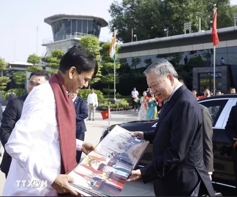 Tổng Bí thư, Chủ tịch nước Tô Lâm rời New Delhi thăm ‘thủ đô tỷ phú’ Mumbai - Ảnh 2.