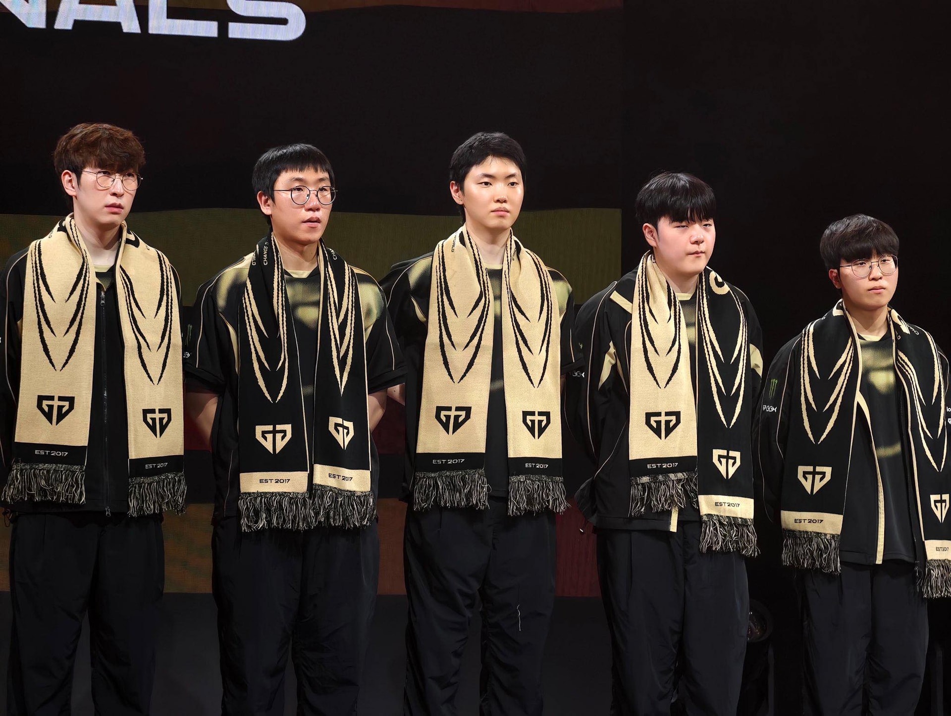 02. ĐỘi GENG