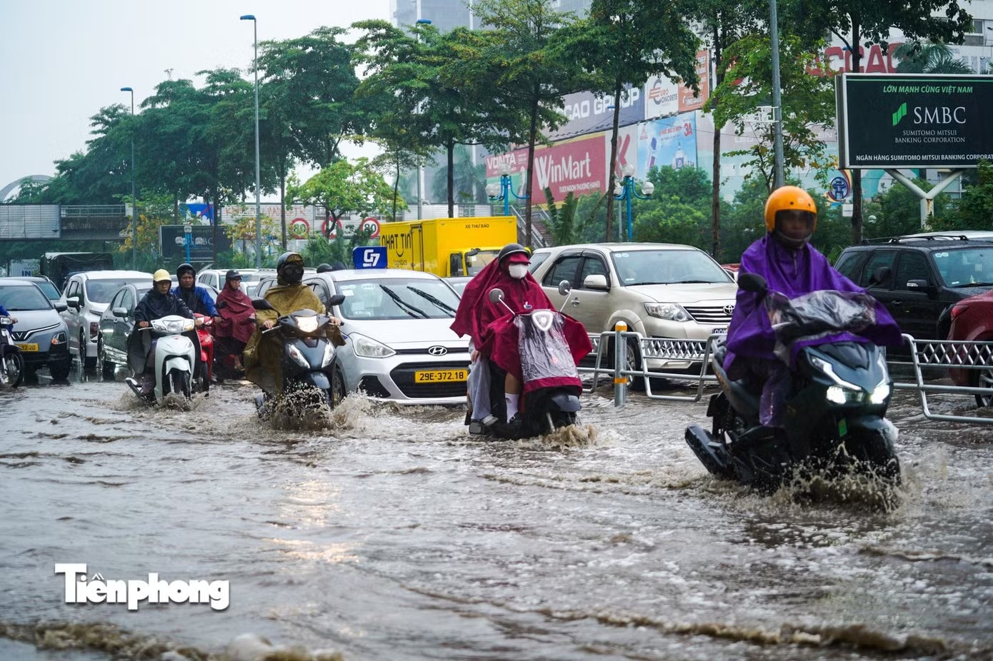 Mưa dông diện rộng ở miền Bắc, có nơi mưa rất to - Ảnh 1.