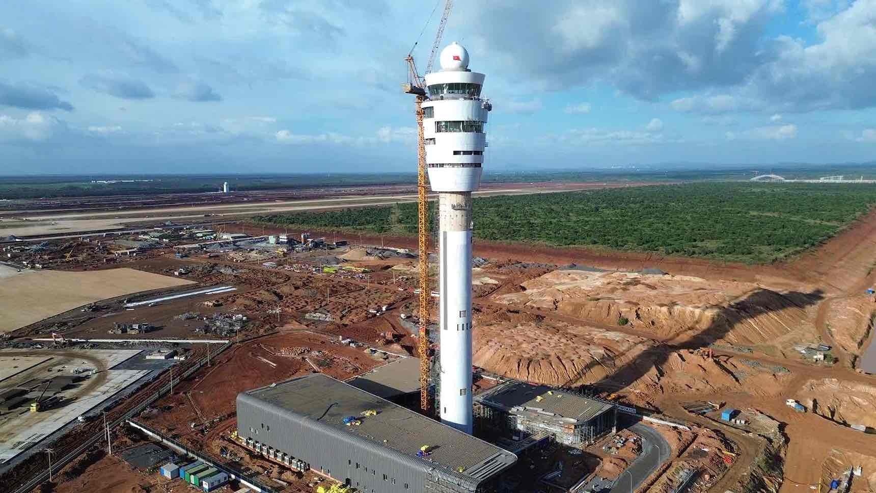 Đài kiểm soát không lưu thuộc sân bay Long Thành. Nguồn ảnh: Báo Lao Động Đài kiểm soát không lưu thuộc sân bay Long Thành. Nguồn ảnh: Báo Lao Động