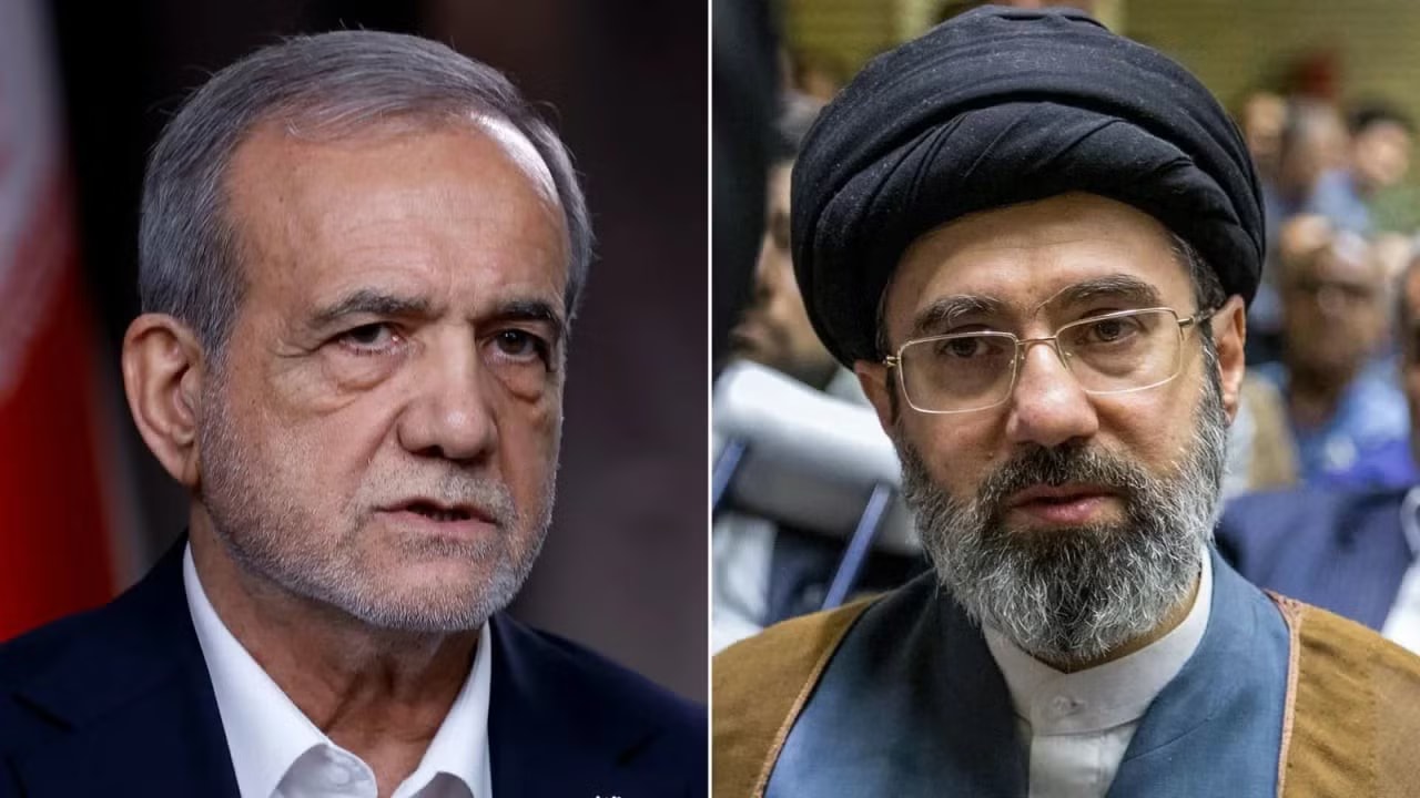 Tổng thống Iran Masoud Pezeshkian và Lãnh tụ tối cao Mojtaba Khamenei. Ảnh: Getty Images Tổng thống Iran lần đầu gặp Lãnh tụ tối cao Mojtaba Khamenei - Ảnh 1.