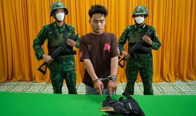 Bắt Nguyễn Văn Khanh ngay tại biên giới, tịch thu hơn 260 chỉ vàng - Ảnh 1.