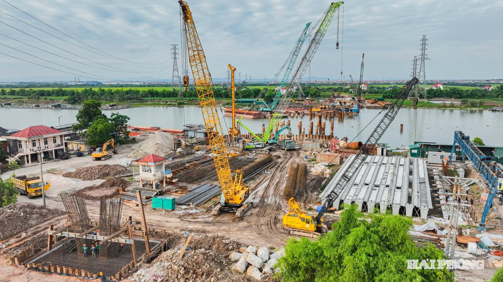 Sắp hoàn thành thêm một cây cầu mới vượt sông Thái Bình, vốn đầu tư hơn 1.000 tỷ- Ảnh 2. Sắp hoàn thành thêm một cây cầu mới vượt sông Thái Bình, vốn đầu tư hơn 1.000 tỷ- Ảnh 2.