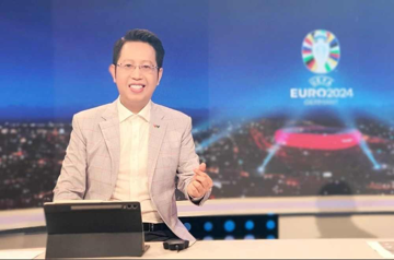 BTV nổi tiếng VTV hướng dẫn các sĩ tử ôn thi tốt nghiệp THPT: Con trai của nhà Toán học lừng danh, từng là Thủ khoa của các Thủ khoa