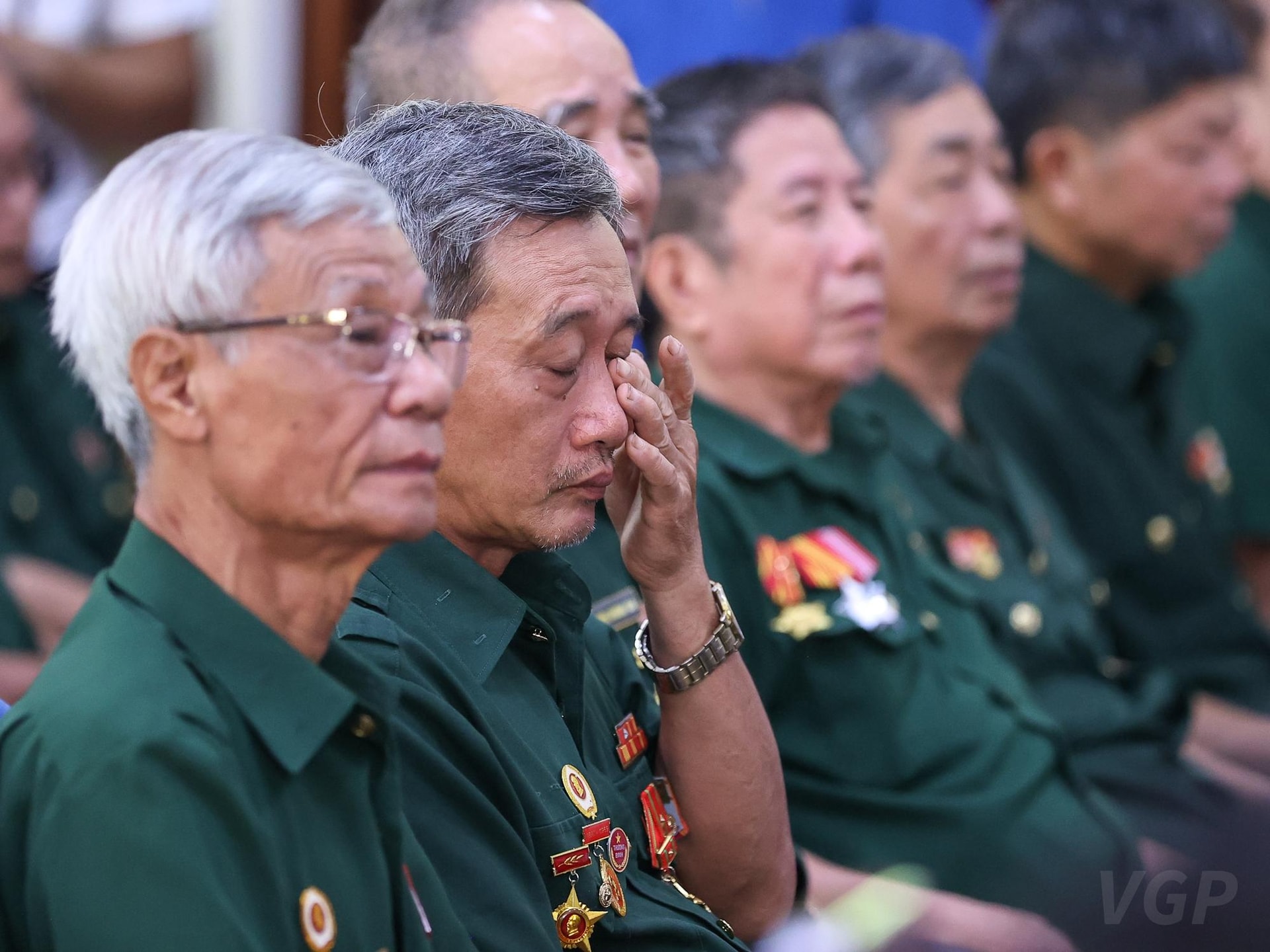 nguoicocongvoicachmang_1778301272.jpg