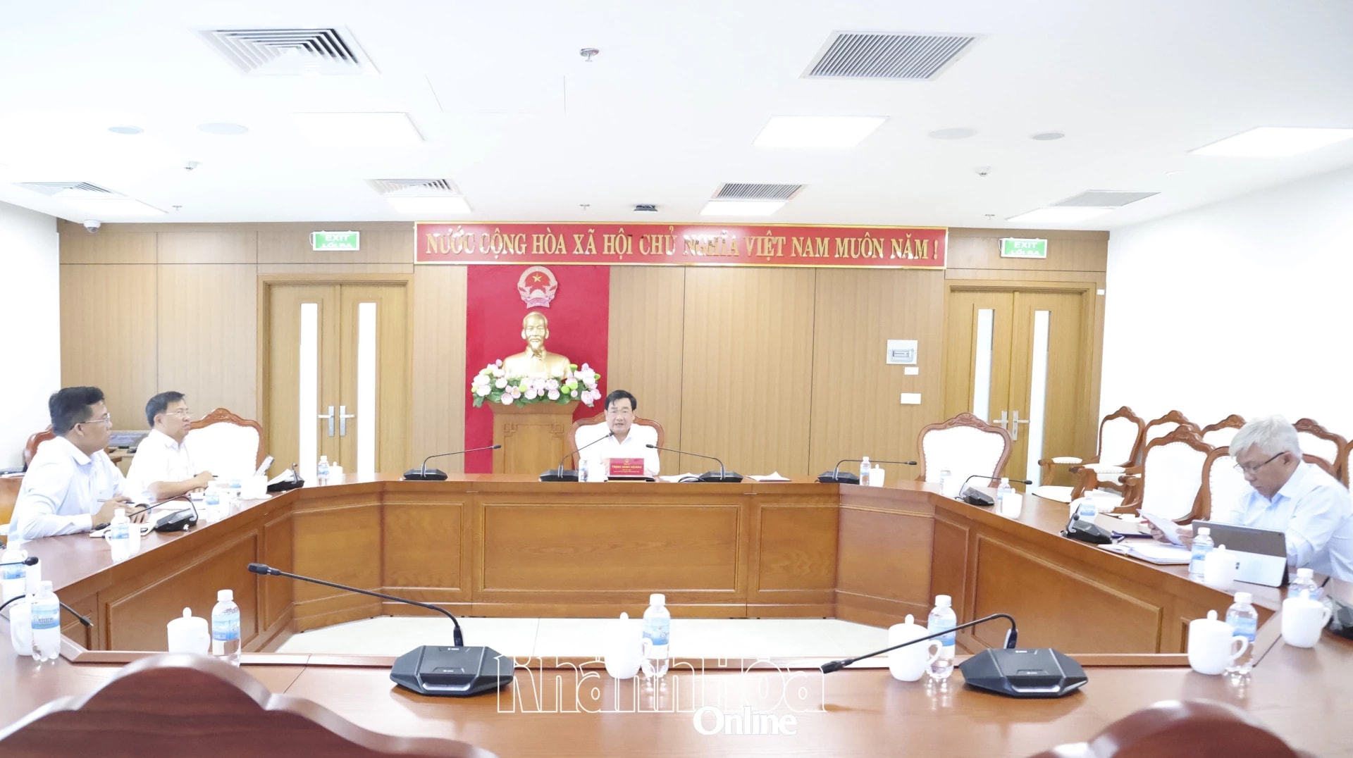 Hình ảnh tại buổi làm việc. Nguồn ảnh: Báo Khánh Hòa