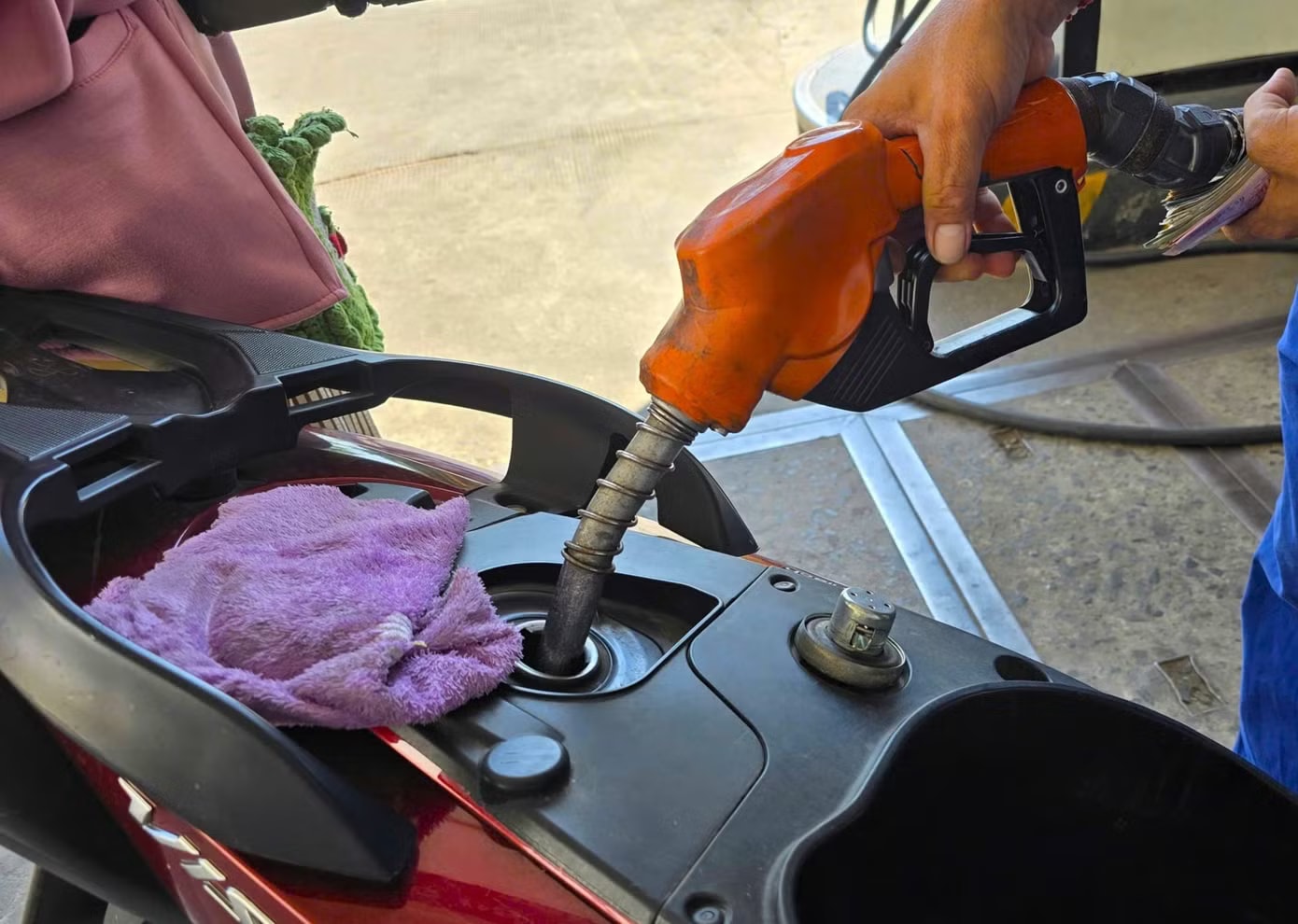 Xăng E10: Xử lý cửa hàng bán sai chủng loại - Ảnh 1.